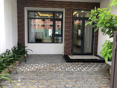 BÁN GẤP NHÀ MỚI 90m2 CÁCH CHỢ BìnhChánh 500m,KDC HIỆN HỮU,GIÁ CHỈ 1tỷ8