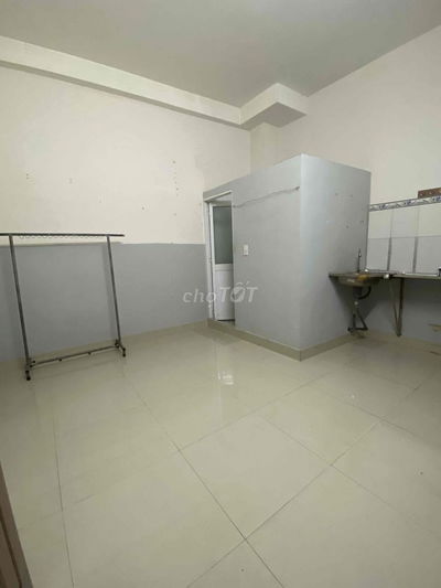 cho thuê phòng giá rẻ 1,8 tr- 15m2-có thang máy- phan anh Bình Tân