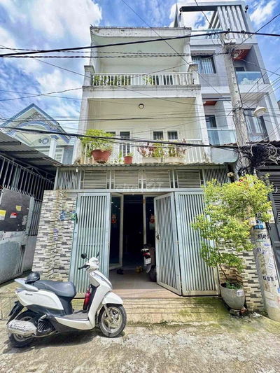 QUYẾT NHANH MỚI MUA ĐƯỢC CĂN NÀY NHÀ 3 TẦNG ĐÚC HẺM XE HƠI THÔNG
