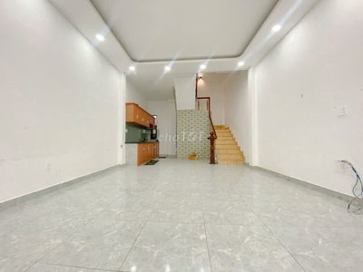 Nhà mặt tiền gần chợ Tân Hương, mới, SHR, 3 tầng, nhỉnh 6 tỷ