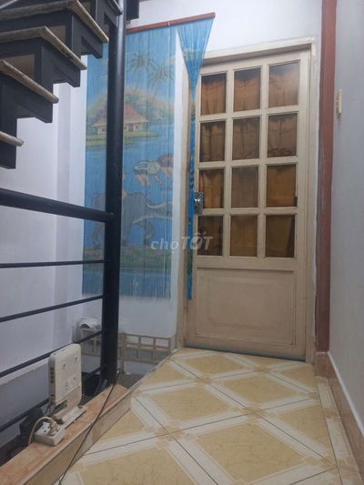 Sinh viên  ra trường nên trống phòng