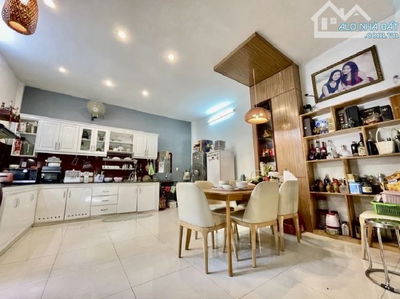 BÁN BIỆT THỰ LỰC LƯỠNG GÓC 2MẶT TIỀN ĐƯỜNG HẢI CHÂU – 3TẦNG ĐẸP LUNG LINH – NHỈNH 12 TỶ TL