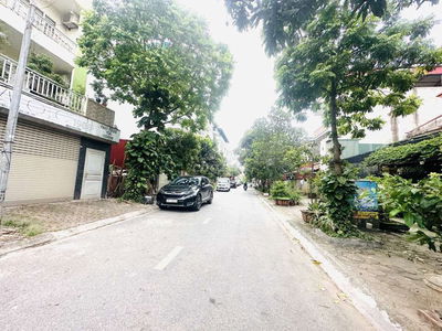 BÁN NHÀ TẠI PHÚC LỢI