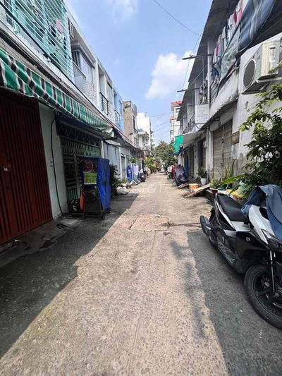Q7-HẺM XE HƠI ĐỖ CỬA -861-sổ chính chủ