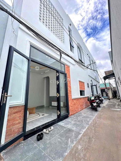 Nhà mới xây đầy đủ nội thất hẻm 311 Nguyễn Văn Cừ