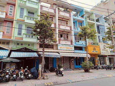 Bán nhà khu vip Tạ Quang Bửu P5 Q8 5 tầng 6 pn giá 17 tỷ