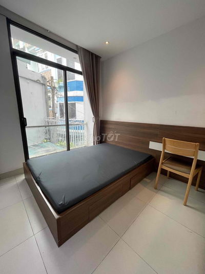 Phòng ban công full nội thất cho bạn nữ