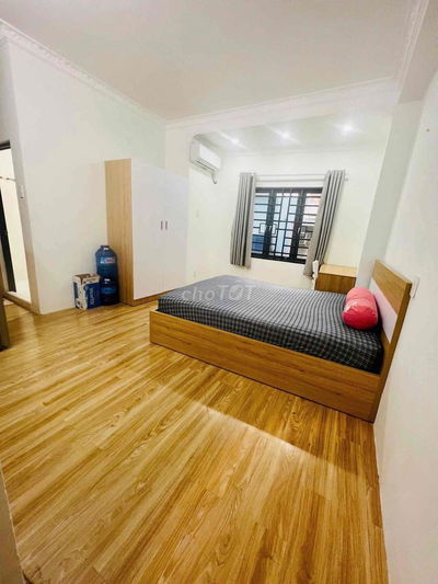 Căn hộ Studio 35m2 mới cửa sổ lớn thoáng gần sân bay ở Hoàng Văn Thụ
