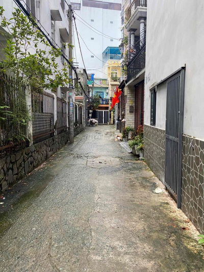 Bán nhà nhỏ hẻm thoáng có dt sử dung 39 m2 giá 3 tỷ 1 TL