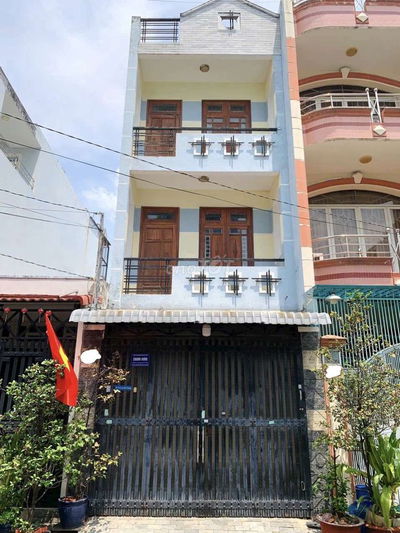 NHÀ LẦU HẺM XE TẢI THÔNG .