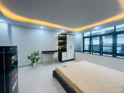 CHO THUÊ PHÒNG FULL NỘI THẤT CỬA SỔ LỚN NGAY CHỢ BÀ CHIỂU GIÁP Q1,Q3