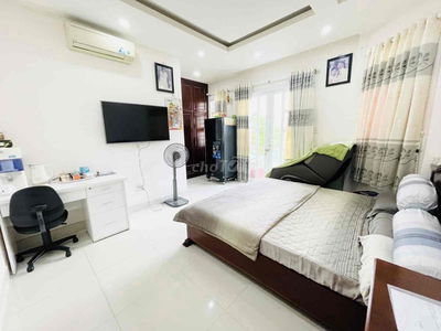 Nhà đẹp hẻm xe hơi 6m – 1 trệt 2 lầu – gần Phú Mỹ Hưng, Quận 7