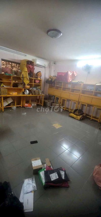 Cho thuê nhà Mặt Tiền đường Cao Lỗ P4,Q8 DT.4m2×15m } 1Lững 2Phòng 2wc