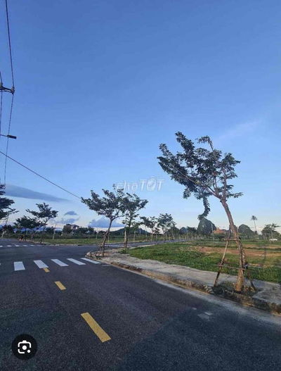 Nhượng lại 3 lô Nam Hoà Xuân sát Minh Mạng- đầm sen