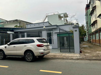 Nhà mới vào ở ngay - Diên tích công nhận 214m2 - Góc hai mặt tiền