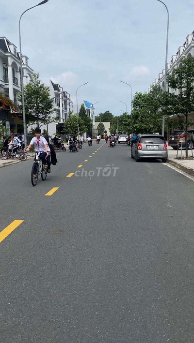 Đất mặt tiền Kinh doanh ngay cổng trường phường Bình Dương chỉ 1ti7