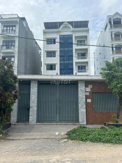 TOÀ NHÀ MẶT TIỀN SÔNG VÀM THUẬT