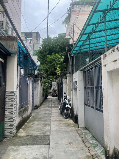 Chính chủ bán nhà lạc long quan