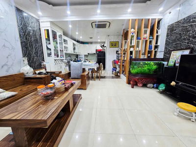 Bán nhà mặt phố Hồng Tiến 100m2 vị trí đẹp lô góc kinh doanh tốt 57 tỷ