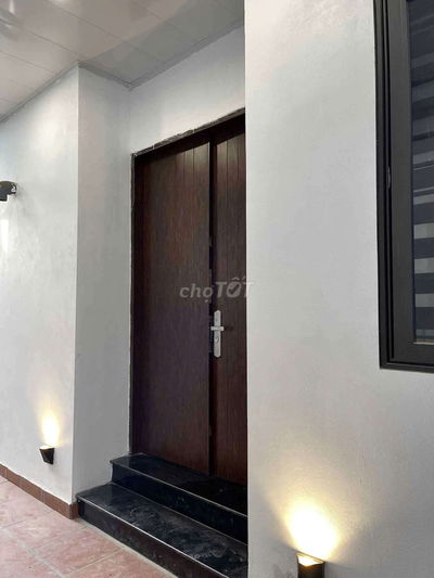 Cho thuê nhà 2 tầng .
Dc: ngõ 238 Âu Cơ, Tây Hồ,- 2 Tầng - 50m²