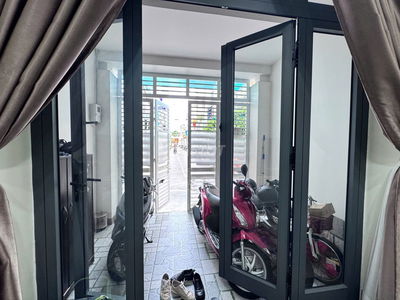 Bán nhà 3 tầng rộng 49,8m2 hẻm ô tô Hùng Vương, Nha Trang