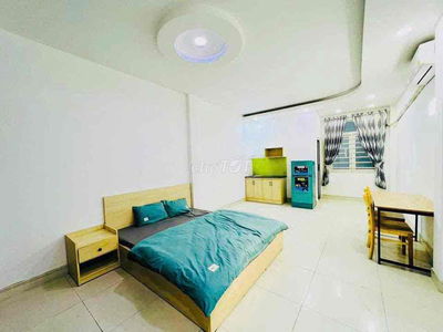 Cho thuê phòng, hẻm xe tăng, gần emart phan huy ích