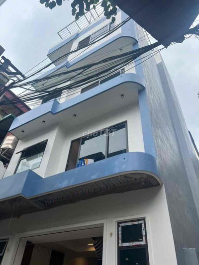 Bán Nhà Độc Lập 1 Căn Gần Vườn Hoa Ngọc Lâm 50m 5tầng Mặt Tiền 5M-Mới