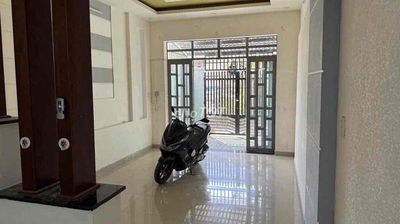 KDC HỒNG LONG NHÀ 2 LẦU 4PN 3WC SẴN 2 MÁY LẠNH Ở + VPCTY + KD ONLINE