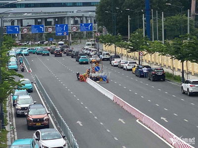 CHO THUÊ 1700m Mặt Tiền CỔNG GA SÂN BAY T3 Vị trí đẹp