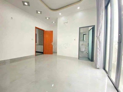 Cho thuê nhà hẻm Vip 8m đường Lạc Long Quân,p.5, Quận 11, 2 lầu, 15tr