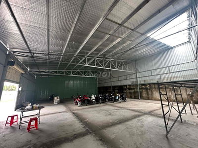 Cho thuê mặt bằng Kho đường Lã Xuân Oai, Long Trường.
