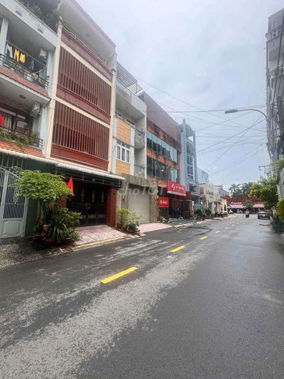 Nhà 4 tầng mặt tiền ngay Hoàng Diệu 2, Linh Chiểu dạy học, cty