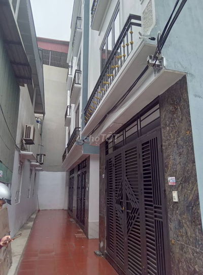 Bán nhà 4 tầng, ngõ 211/5 Trương Định, 5tỷ, 30m2, cách oto 30m, ngõ 2m