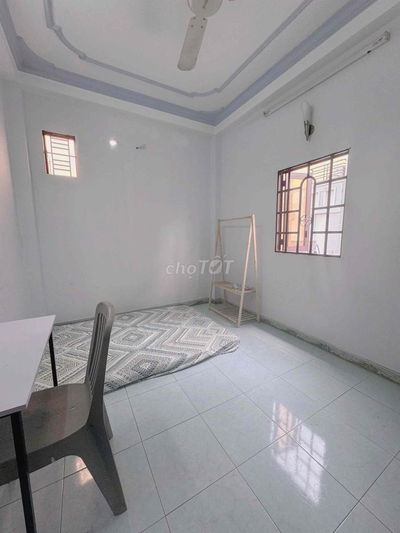 CHO THUÊ PHÒNG TRỌ CỬA SỔ THOÁNG ĐẦY ĐỦ NỘI THẤT Ở CÁCH MẠNG THÁNG 8