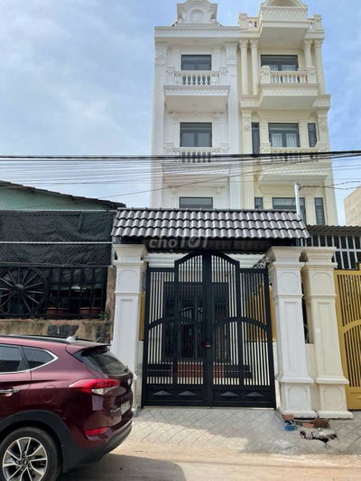 bán nhà kế bên làng đại học quốc gia tphcm ,đường 12m 4 tầng