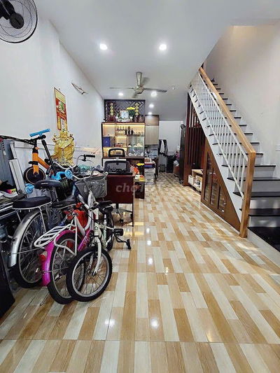 Nhà mới nội thất cao cấp, gần Trường THCS Lý Thường Kiệt.