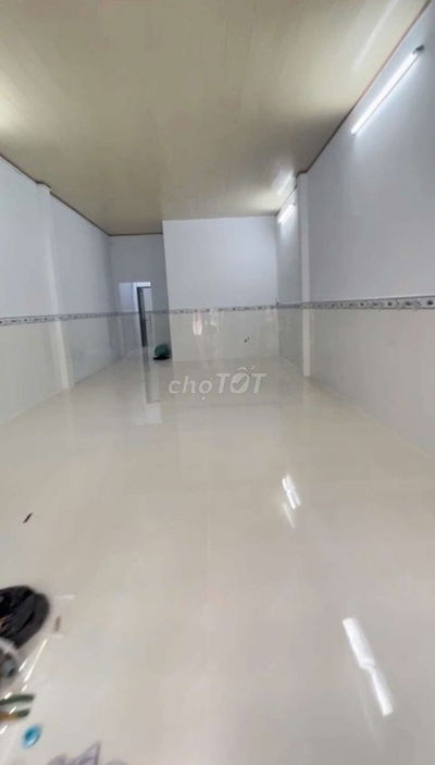 CHO THUÊ NHÀ NGUYÊN CĂN HẺM NHỰA 6M THÔNG GẦN CHỢ HOA ĐẦM SEN. 3PN,2WC