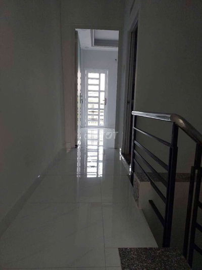Cần bán nhanh nhà đẹp hẻm rộng rãi giá công nhân