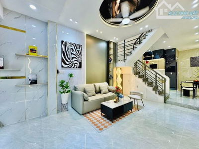 Bán nhà ngay Phạm Văn Đồng, Thủ Đức. Giá: 2 tỷ 320tr/ 65m2, sổ hồng riêng