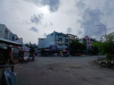 Q7. Bán lô góc biệt thự khu dân cư savimex