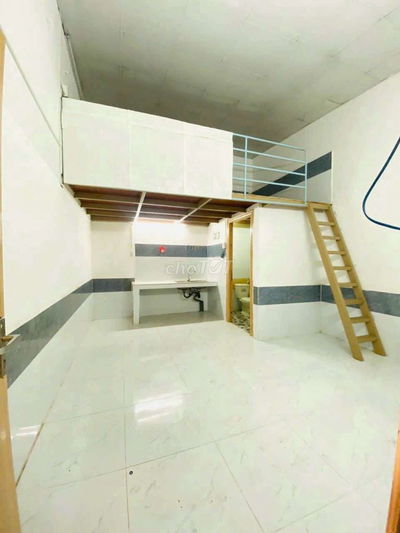 CHO THUÊ PHÒNG TRỌ 20M2 CÓ GÁC NGAY TRẠM DỪNG CHÂN CẦU CẦN THƠ 1.7TR