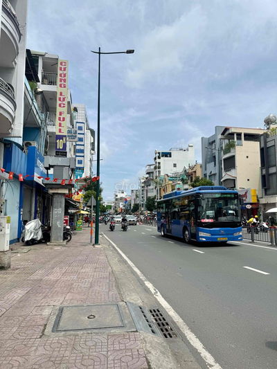 5 TẤM MẶT TIỀN KD. 101M VUÔNG A4. KẾ BÊN TRƯỜNG IUH. CHO THUÊ 50TR/TH