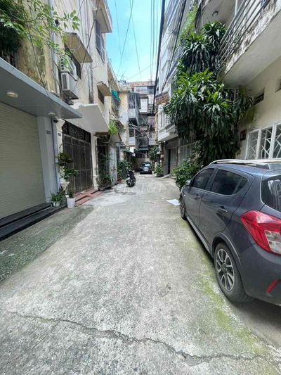 Bán nhà tập thể phố giải phóng oto đỗ cửa nhà đẹp 2 thoáng 80m T3 giá