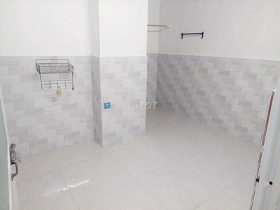 Phòng trọ Q4 giá rẻ. Giờ tự do.