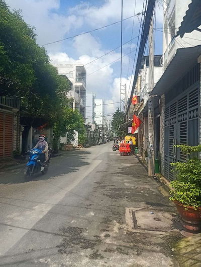 Ngay trần thị năm tân chánh hiệp Q 12,76 m2 bán 4 tỷ 250