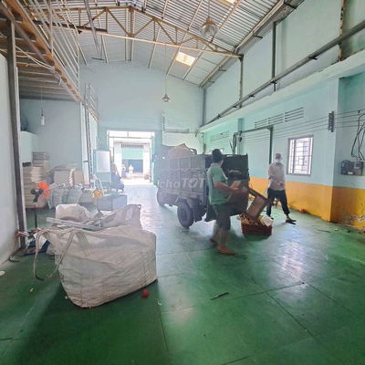 200 mv giá 18 tr  nền epoxy.3pha  tải 8 tấn