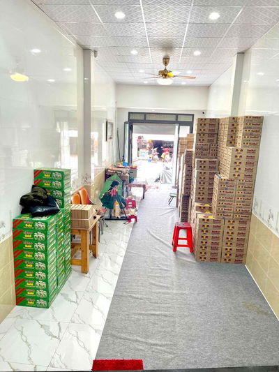 NHÀ MẶT TIỀN KINH DOANH SÁT CHỢ