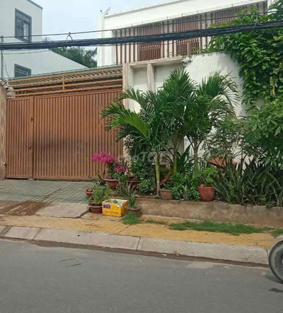Biệt thự 1/Bà Triệu-Tân Xuân-Hóc Môn.Dt 10x37~369m2~2 tấm+ST~12,5ty