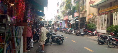 Cho thuê mặt bằng ngay chợ kim biên quận 5