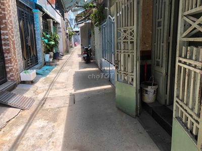 Cho thuê nhà nguyên căn, p16 q8. 3 phòng ngủ.